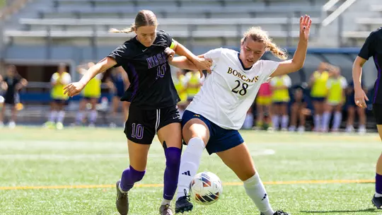 Anna Bean Fights for Ball Against Niagara (Sep. 5, 2026 in Hamden, Conn.)
