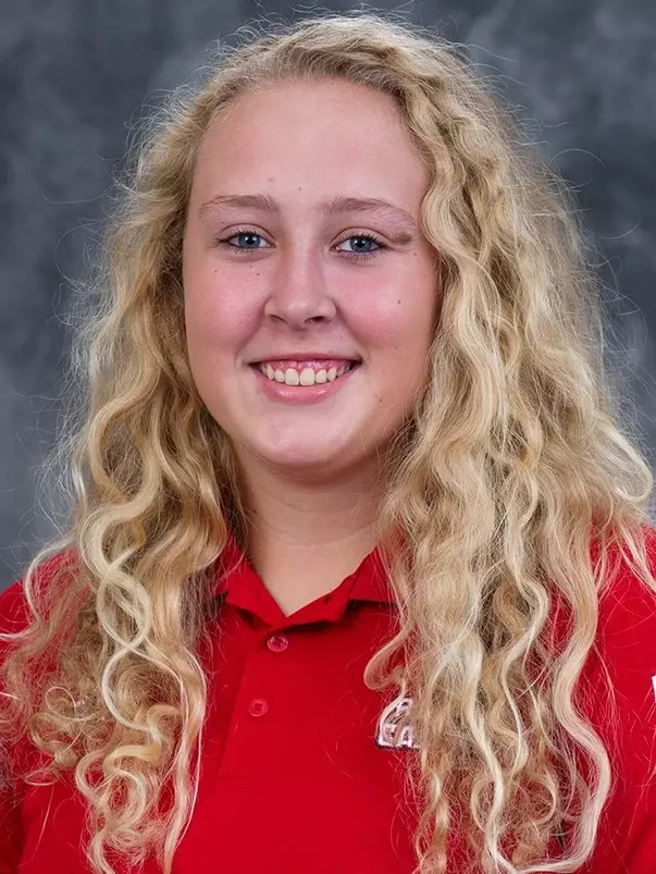 Carpenter, Makenzie 2017 head shot
