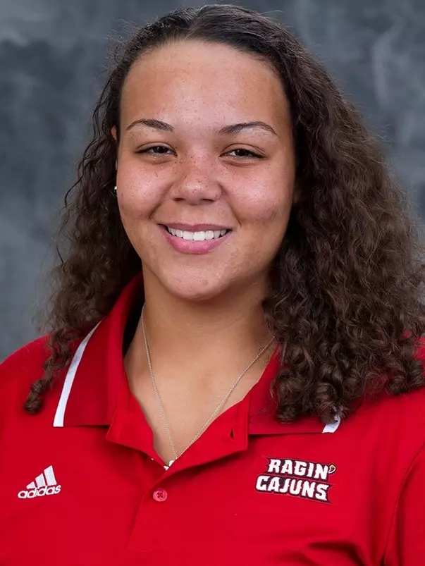 Chavez, Daniella 2017 head shot