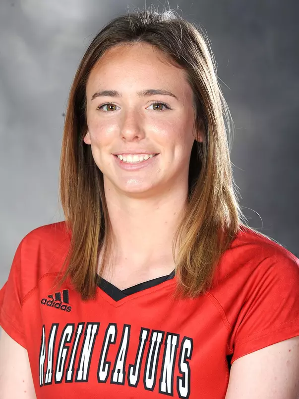 Hebert, Lexi head shot 2017 (volleyball)