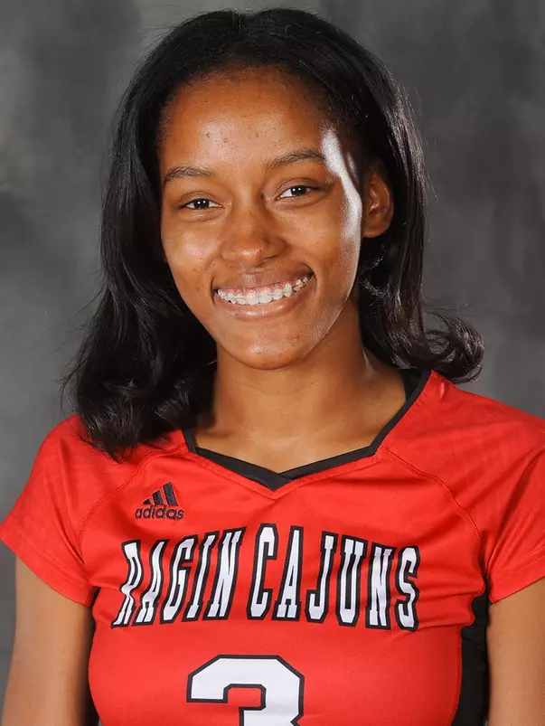 Antoine, Nia 2018 Headshot