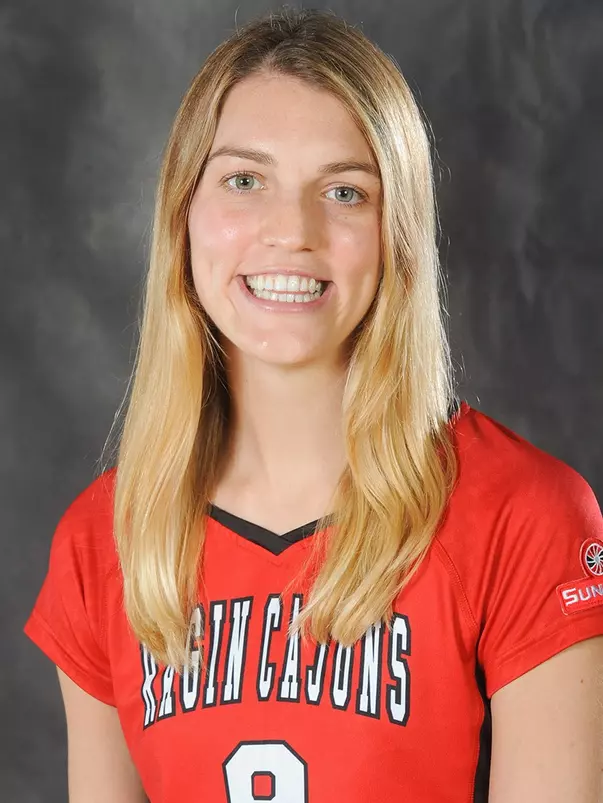 Davis, Sydney 2018 Headshot