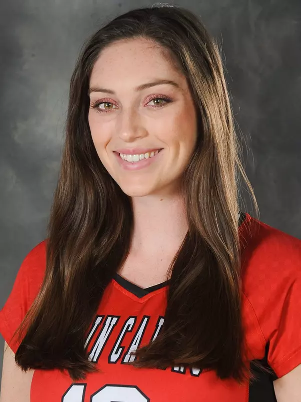 Henry, Hannah 2018 Headshot