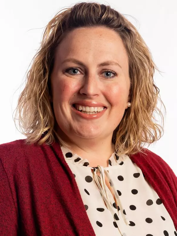 Henderson, Amanda 2021-22 Headshot