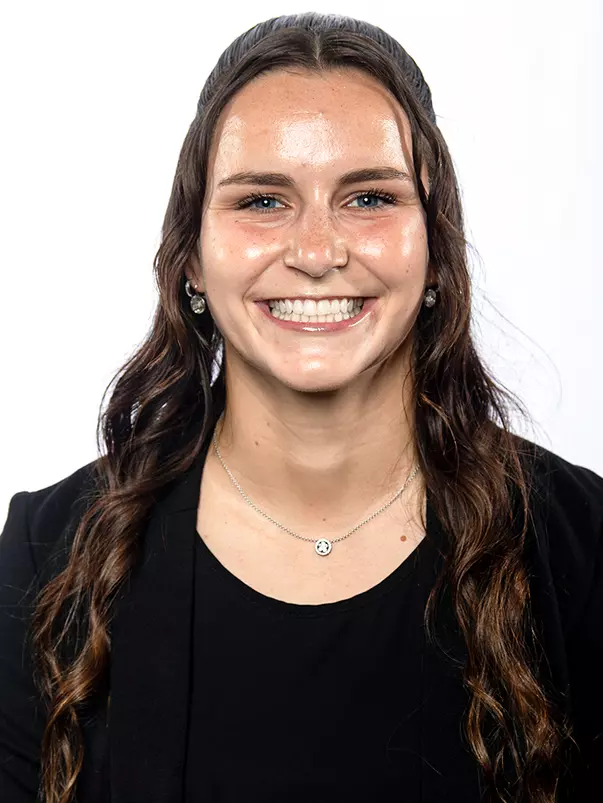 Shelby Peterson Headshot