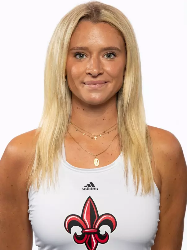 Raquin, Lucie 2022-23 Headshot GOOD