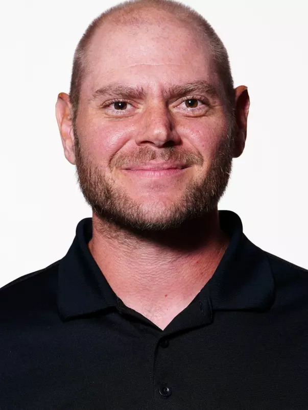 Matt Tholis Headshot