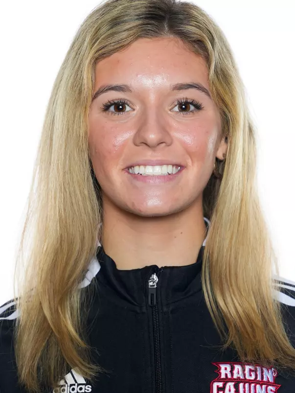 Samantha Ponzo headshot 2024