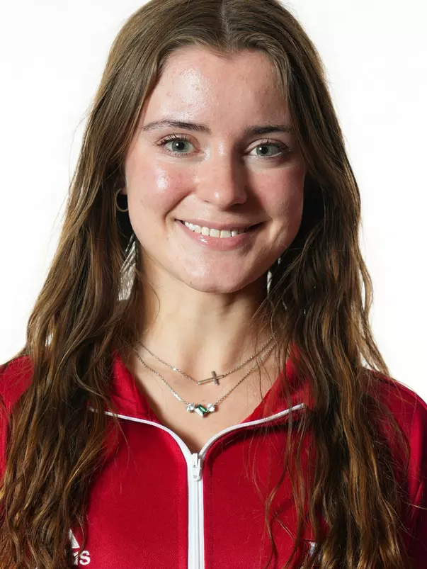 Crowell, Chloé Headshot