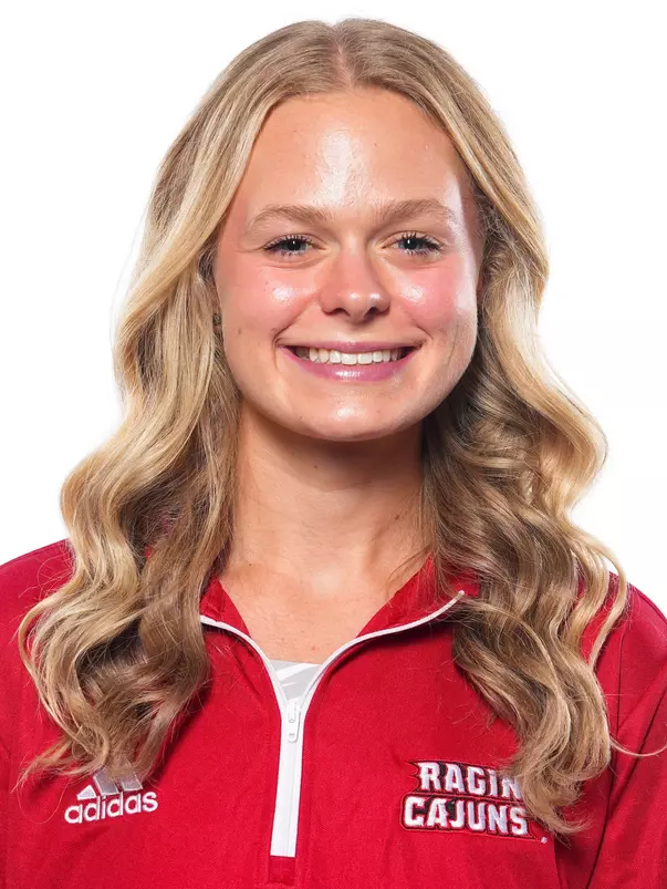 Isabelle Russell XC headshot 2025