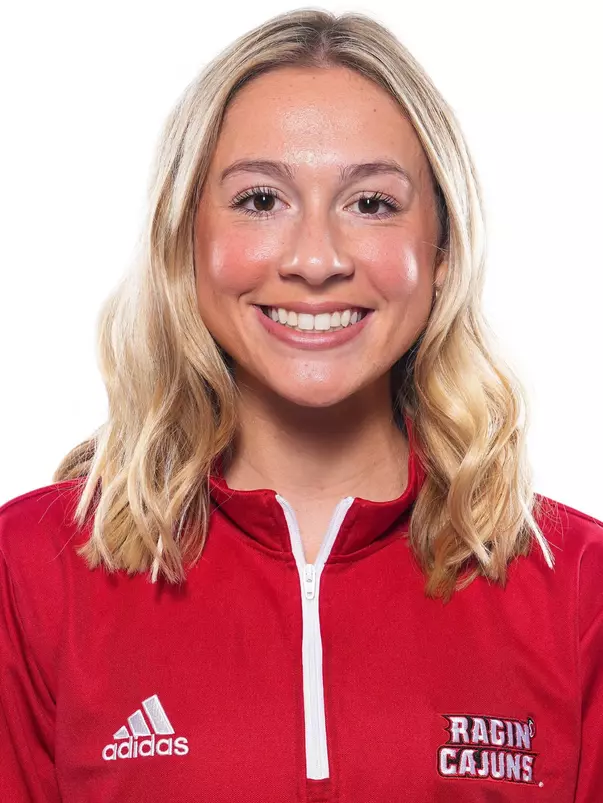 Ella Segura XC headshot 2025