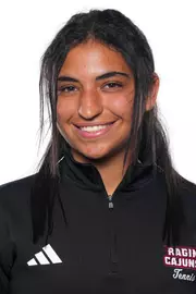 Safia Zenbi headshot