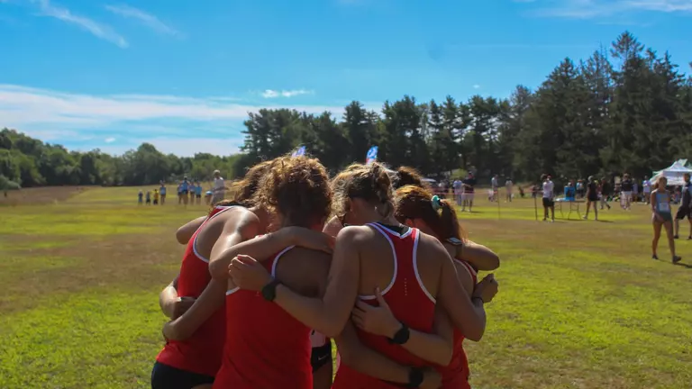 St. John’s Finishes Fourth at Stony Brook Invite