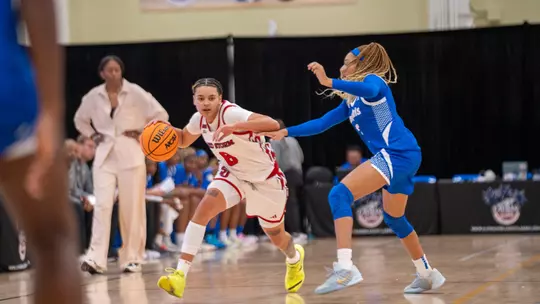 St. John's Catches Fire in Victory Over Memphis, 84-73, to Close Cayman Islands Classic Image