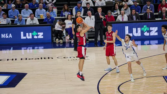 Guard Lefteris Liotopoulos registered a game- and career-high 17 points off the bench for the Johnnies. The sophomore went converted on five three-pointers to lead all players.