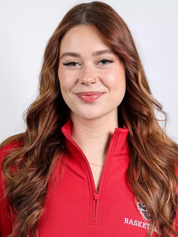Ally Lovisolo Headshot