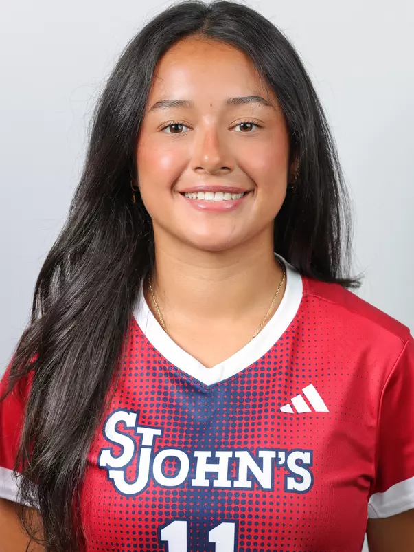 Daniela Monzon Headshot