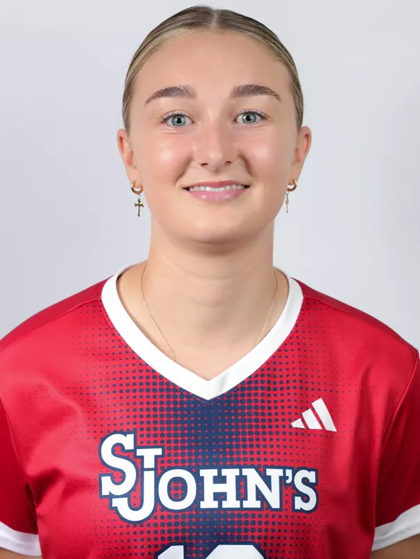 Daisy Burt Headshot