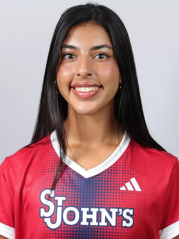 Sia Bharadwaj Headshot