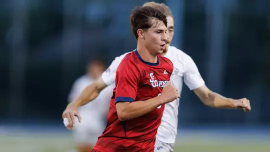 St. John's men's soccer fell on Thursday night at New Hampshire, 2-1