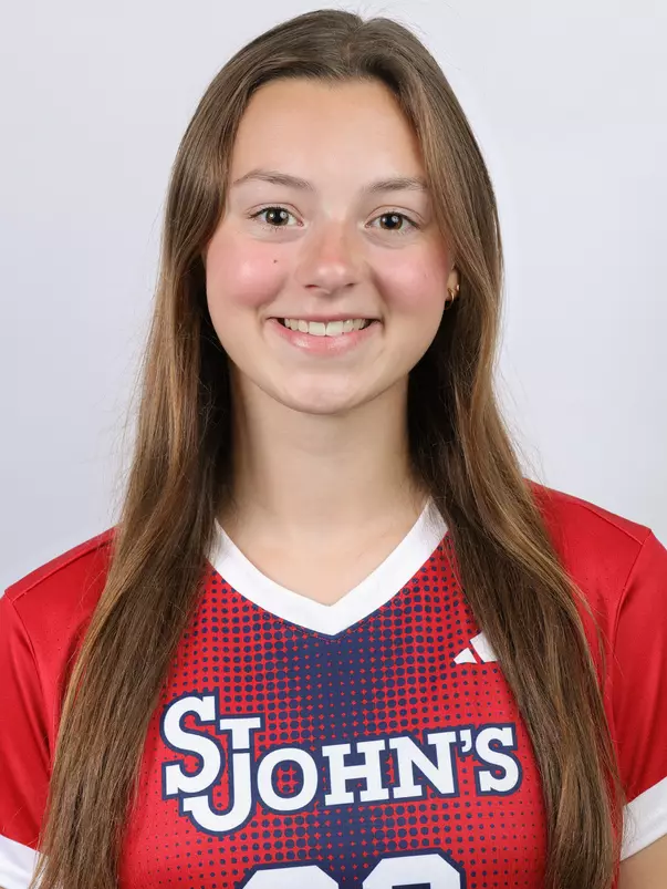 Alina Lagace Headshot