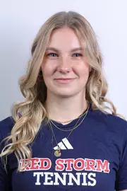 Zora Koenig Headshot