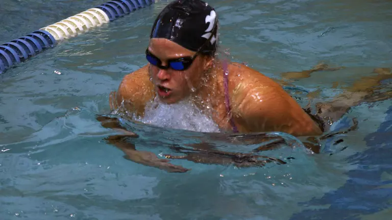 Swimmers Return to Action At UNLV This Weekend