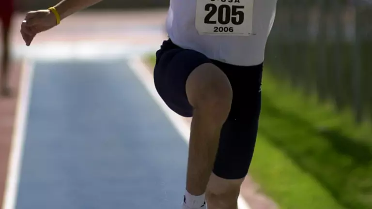 Walsh, Wright Shine on Opening Day of NCAA Championships