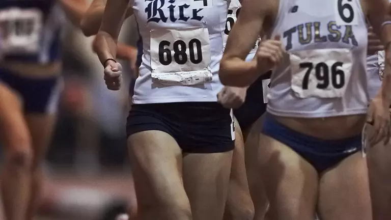 Owls Compete Well at NCAA Midwest Regional