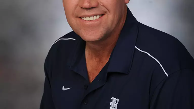 Owls Honored by USTFCCCA