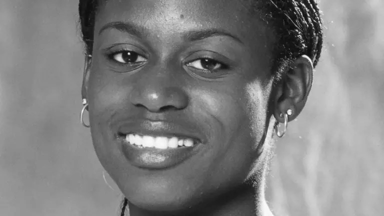 Ex-Owl Falayie Captures Commonwealth Gold