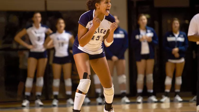 Owls Knock-Out UTEP 3-0 in Volleyball