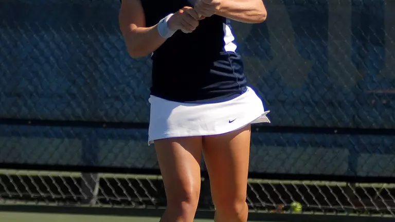 Owl Women Begin Play at ITA