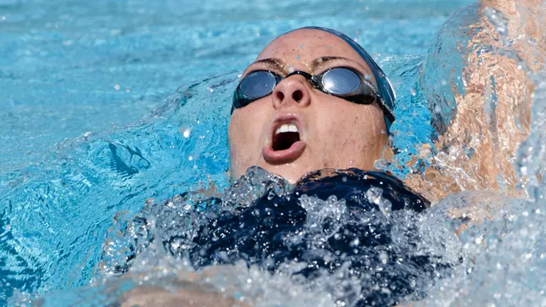 Swimmers Return To Action Thursday At U.H. Invitational