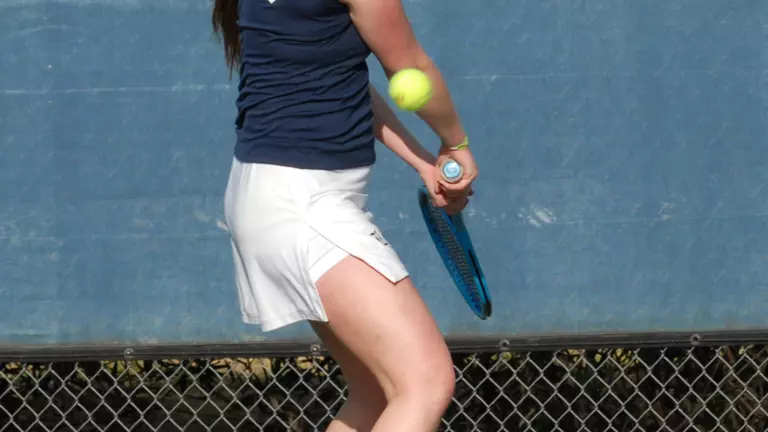 Fried, Nguyen Roll to Semis at Cougar Fall Draw