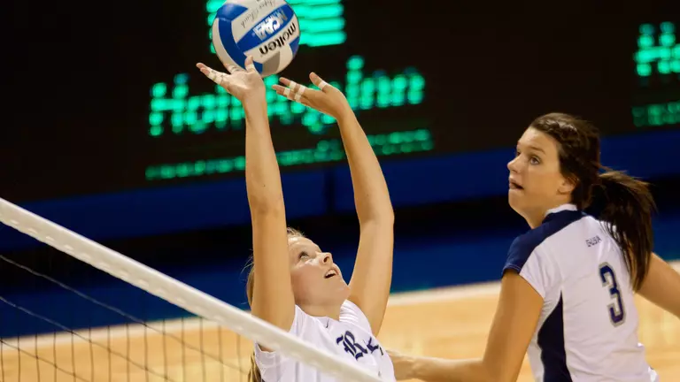 Cole and Murphy Named AVCA All-Midwest Region