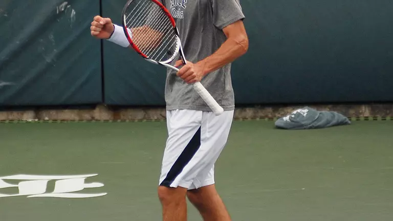 Gutty Win Gives Owls Invite Title