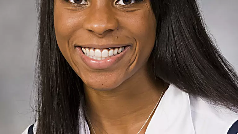 Oliver Places 20th in Pole Vault at NCAA West