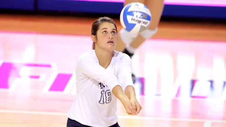 Volleyball Falls in Five Sets at UTSA