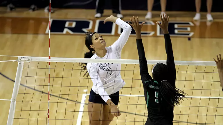 Volleyball Falls In Five Sets To Marshall