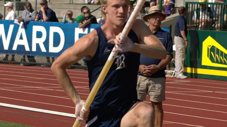 Pillow Places Seventh at NCAA Outdoor Championships