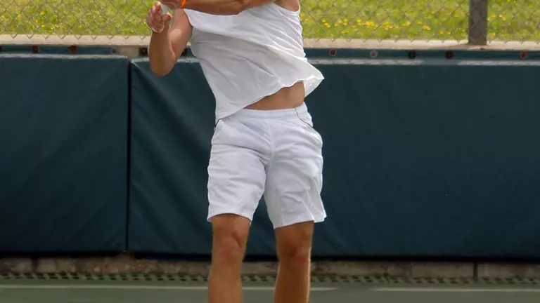 Owls Advance Three To Round of 16