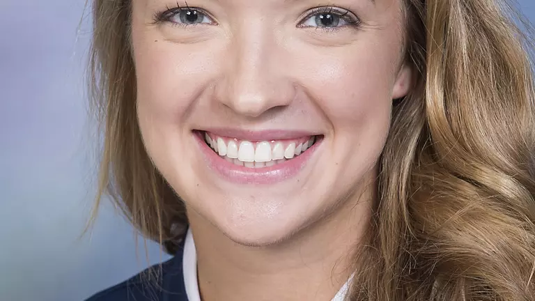 Swimmers Hold 1st Place After Day One At 10-Team U.H. Invitational