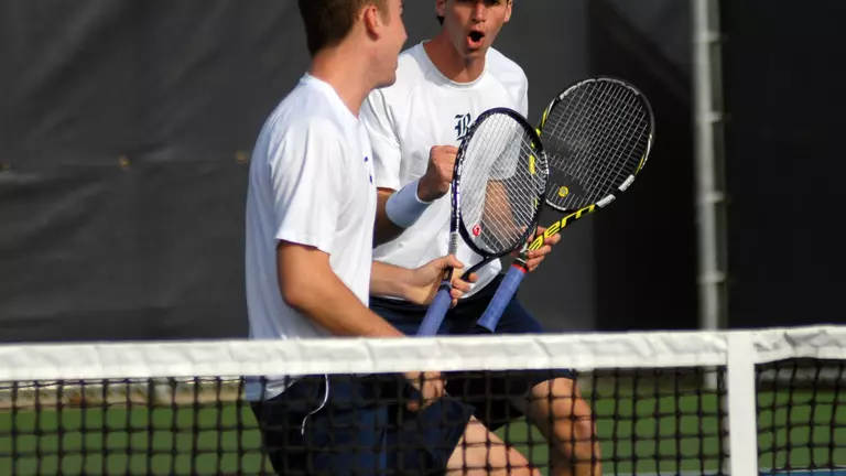 Aggies Deflect Early Owls Charge