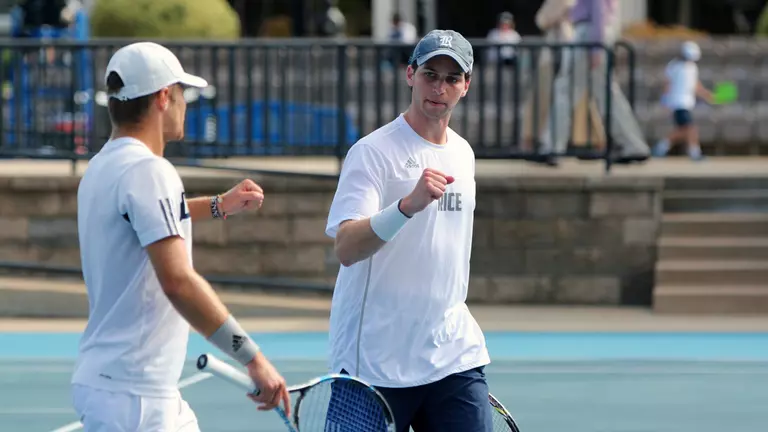 Bennett and Warren Fall in National Indoor Opener