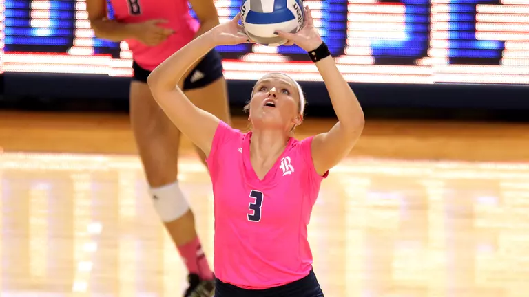 No. 21 WKU Defeats Owls in Straight Sets