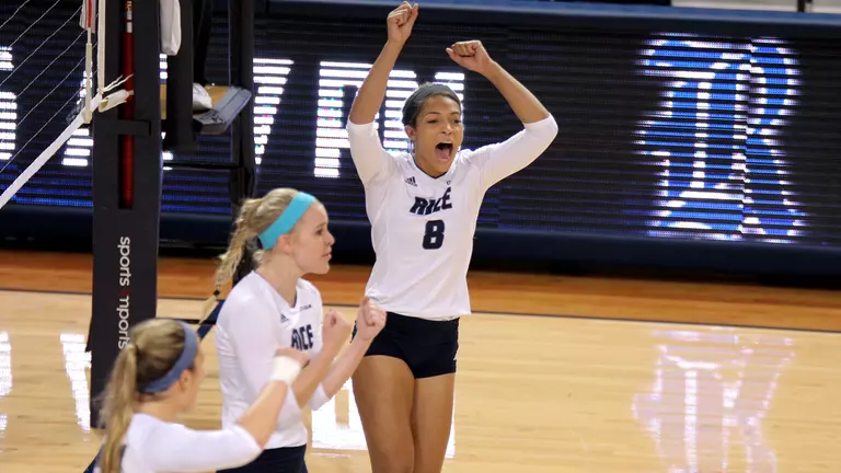 Harris, McDaniel Named AVCA All-America Honorable Mention