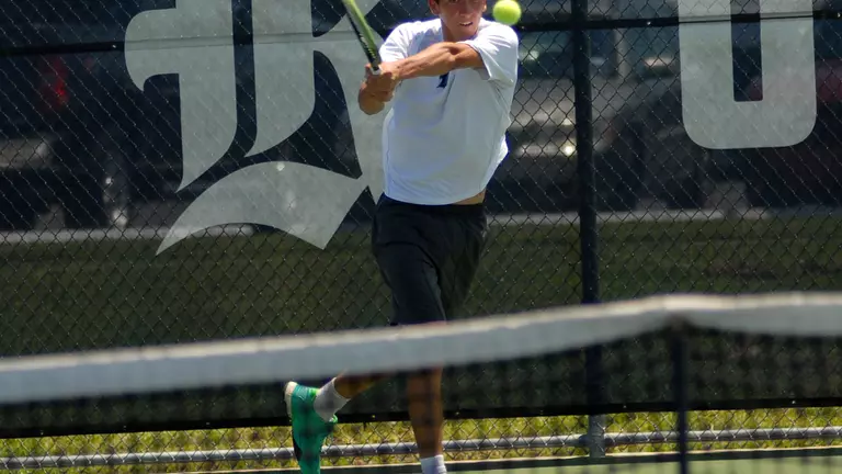 Owls and Monarchs to Battle for Crown