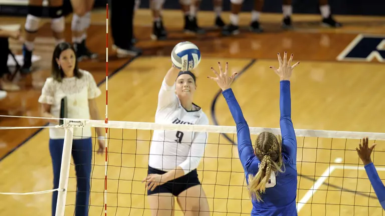 Volleyball Carries Six-Match Win Streak Into Weekend