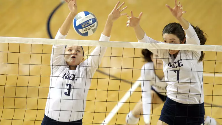 Block This Way: Owls Win Seventh Straight